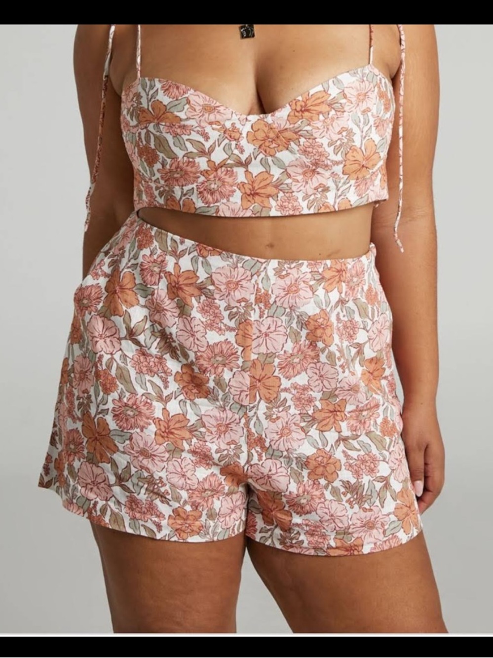 Amalie the label showpo Lorete floral shorts size 0